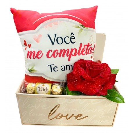 almofada amor e rosa importada