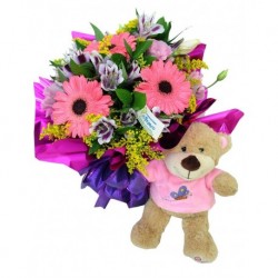 Flores e urso apaixonado
